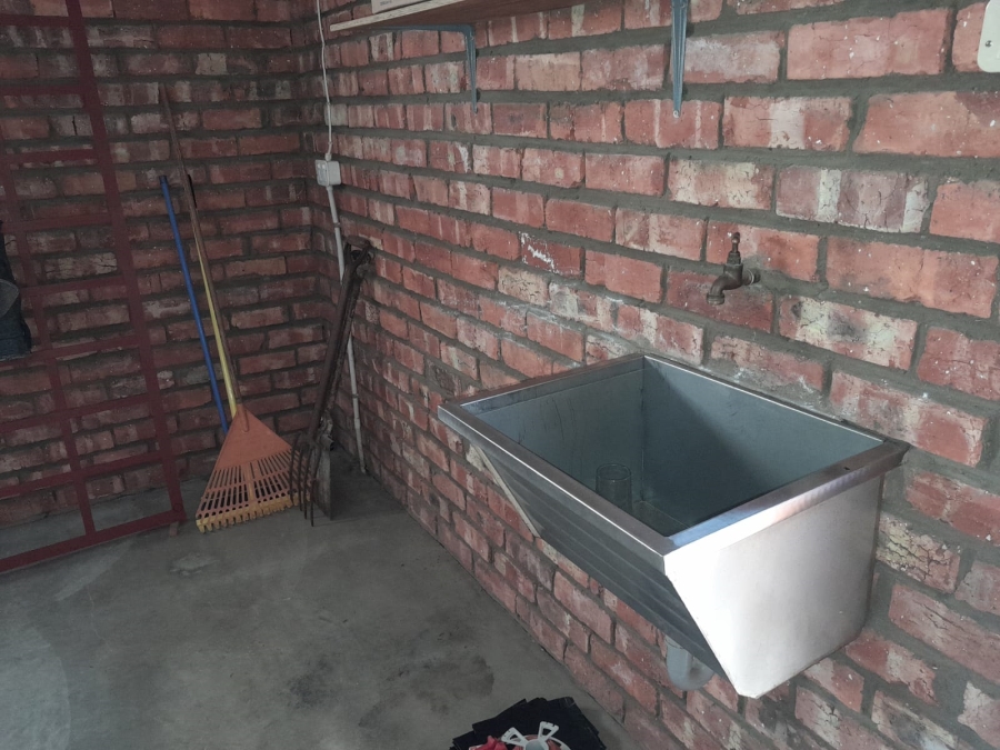 To Let 2 Bedroom Property for Rent in Strelitzia Park Eastern Cape